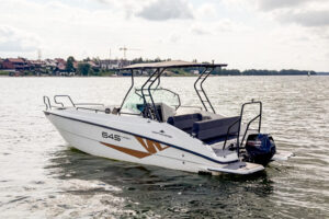 yachting-4-motorowki-na-wynajem--12 yachting-4-motorowki-na-wynajem--12