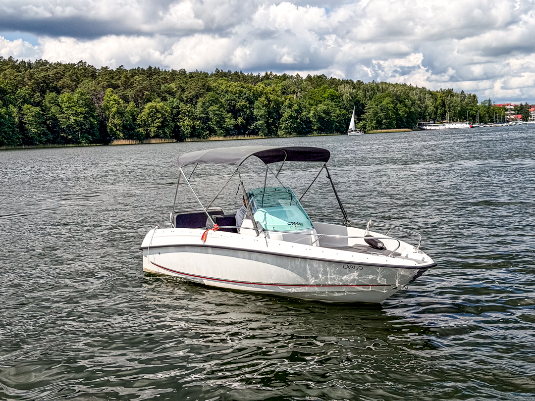 yachting-4-motorowki-na-wynajem--19