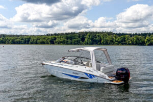 yachting-4-motorowki-na-wynajem--2 yachting-4-motorowki-na-wynajem--2