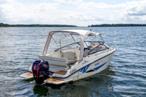 yachting-4-motorowki-na-wynajem--3 yachting-4-motorowki-na-wynajem--3