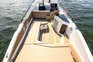 yachting-4-motorowki-na-wynajem--39 yachting-4-motorowki-na-wynajem--39