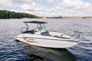 yachting-4-motorowki-na-wynajem--4 yachting-4-motorowki-na-wynajem--4