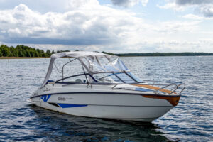 yachting-4-motorowki-na-wynajem--4 yachting-4-motorowki-na-wynajem--4