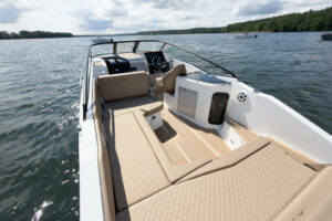 yachting-4-motorowki-na-wynajem--40 yachting-4-motorowki-na-wynajem--40