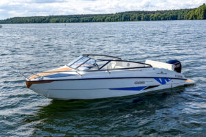 yachting-4-motorowki-na-wynajem--41 yachting-4-motorowki-na-wynajem--41