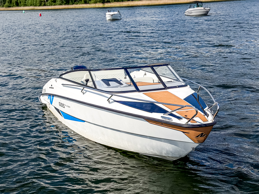 yachting-4-motorowki-na-wynajem--42