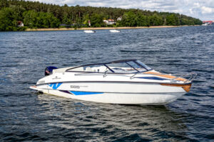 yachting-4-motorowki-na-wynajem--44 yachting-4-motorowki-na-wynajem--44