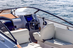 yachting-4-motorowki-na-wynajem--46 yachting-4-motorowki-na-wynajem--46