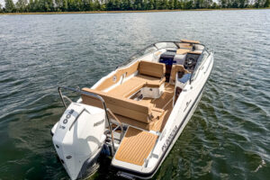 yachting-4-motorowki-na-wynajem--60 yachting-4-motorowki-na-wynajem--60