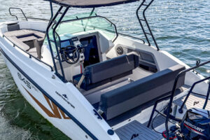 yachting-4-motorowki-na-wynajem--72 yachting-4-motorowki-na-wynajem--72